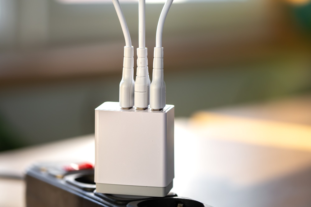Chargeur usb blanc pour gadgets 